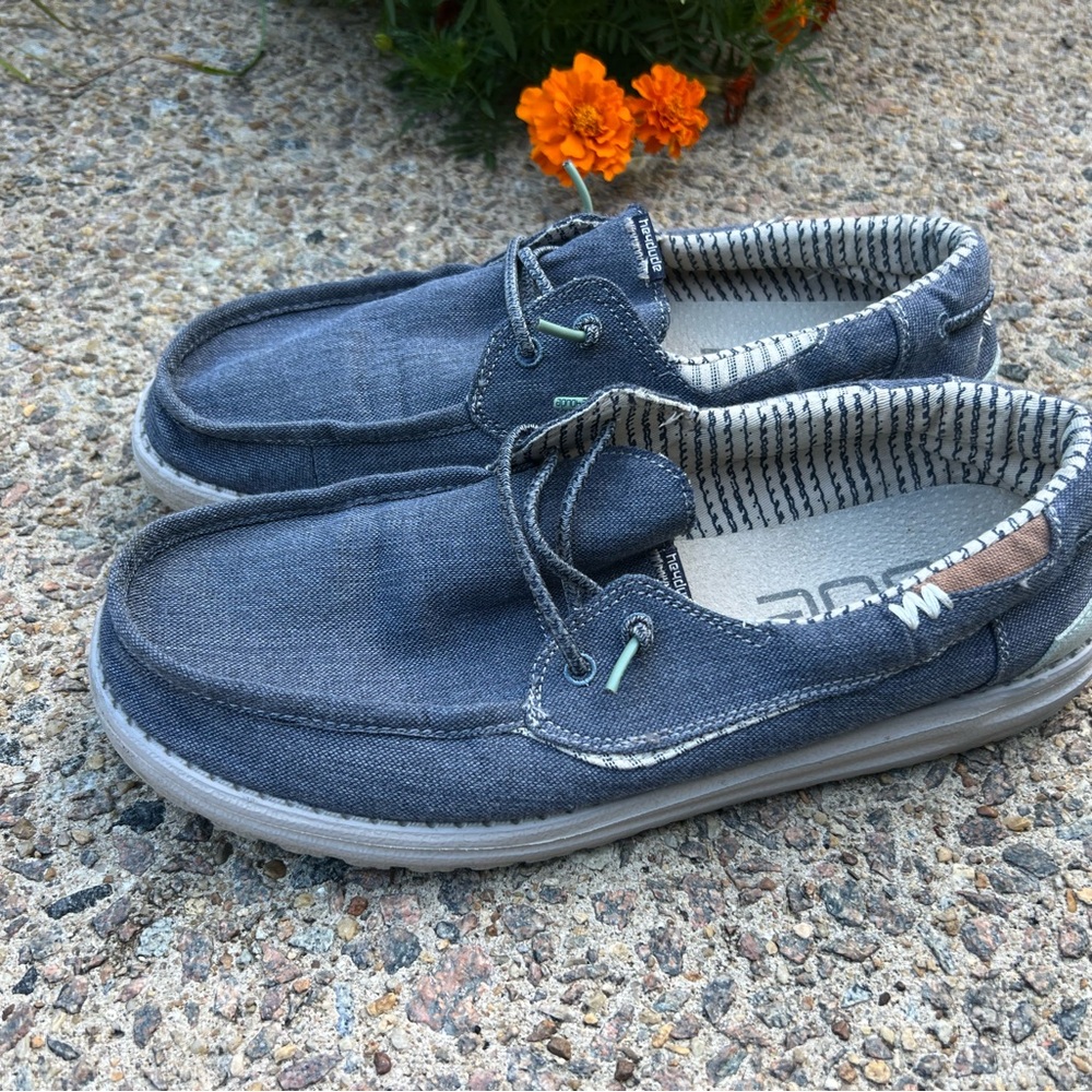 Hey Dude Men's Navy Boat Shoes